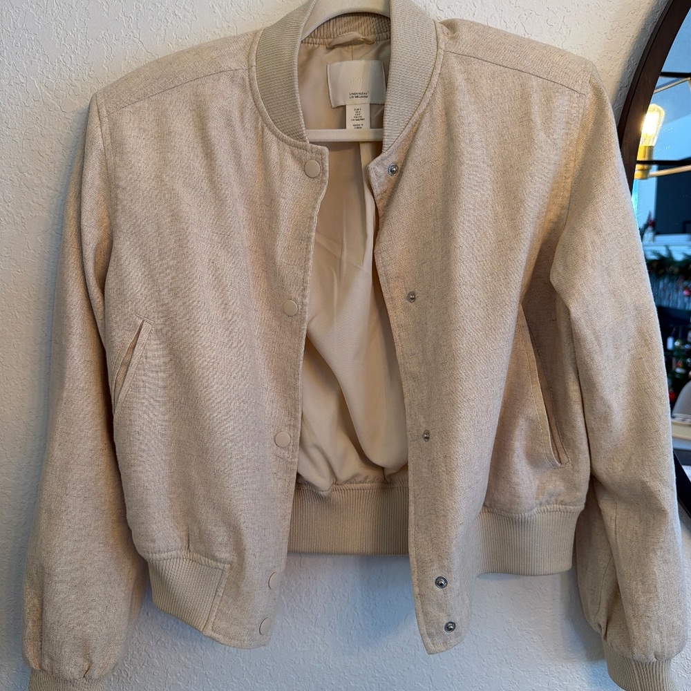H&M Linen-Blend Jacket – Effortless Neutral Layer